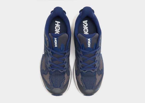 HOKA Challenger 8